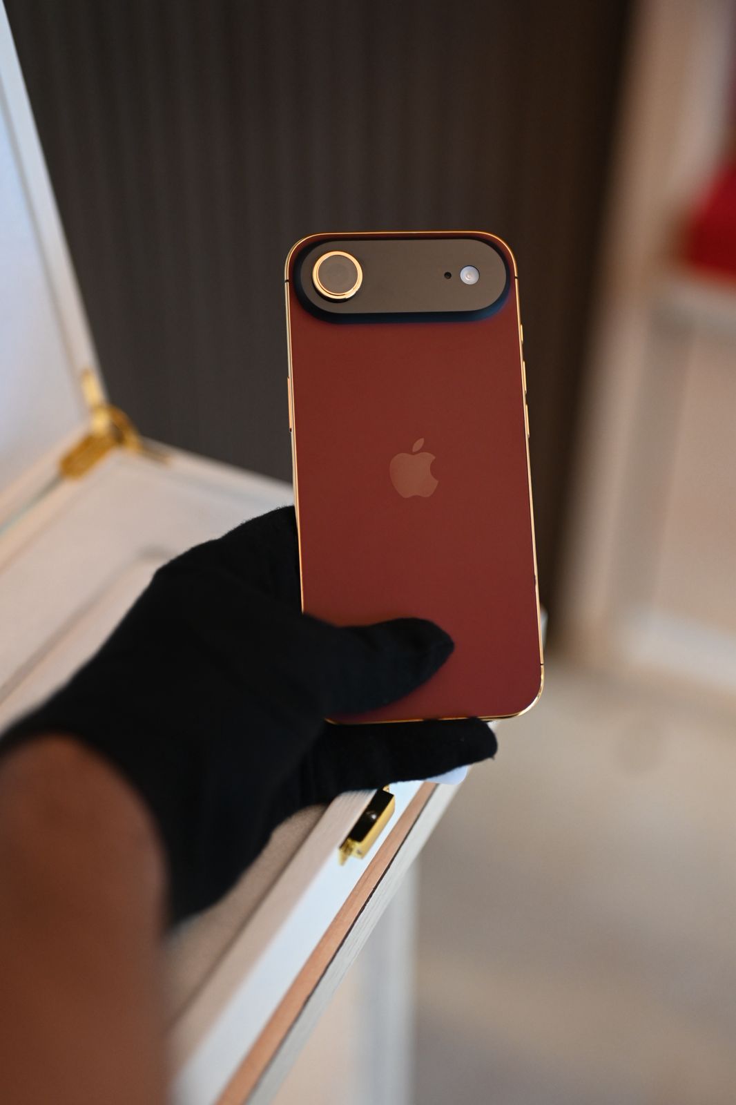 1 TB Apple iPhone Air Magenta & 24 K Gold Custom Finish | De Billas Lux Edition