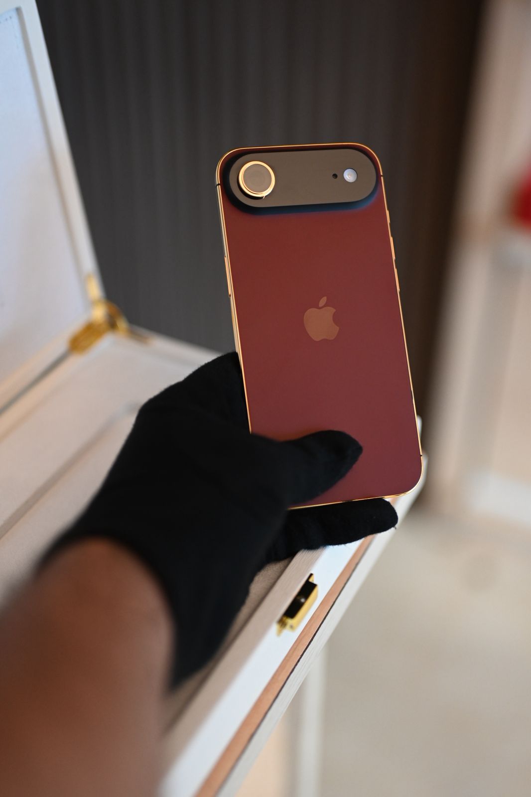 1 TB Apple iPhone Air Magenta & 24 K Gold Custom Finish | De Billas Lux Edition