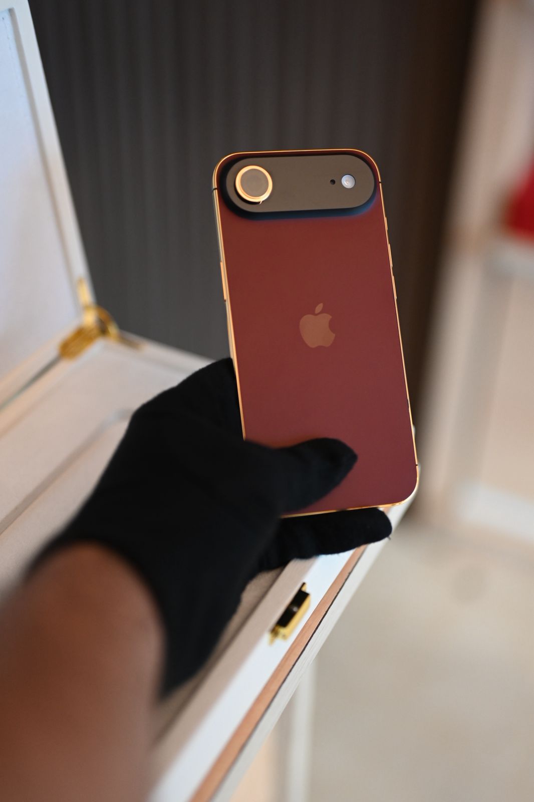 1 TB Apple iPhone Air Magenta & 24 K Gold Custom Finish | De Billas Lux Edition