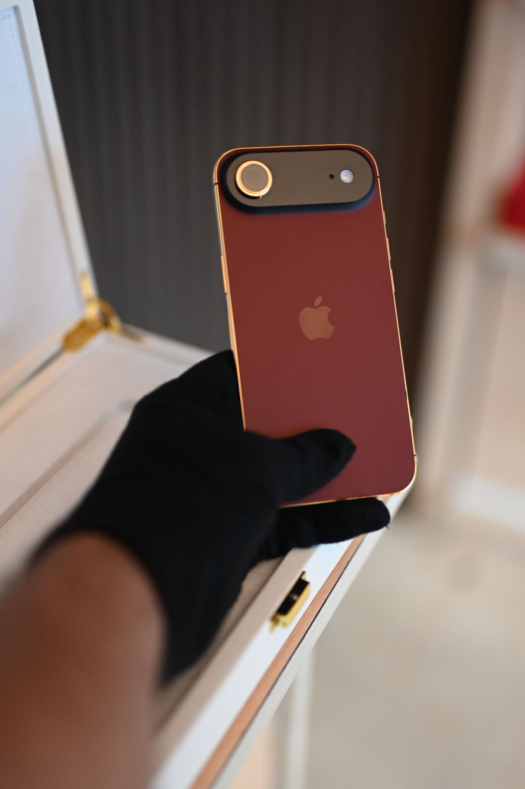 1 TB Apple iPhone Air Magenta & 24 K Gold Custom Finish | De Billas Lux Edition
