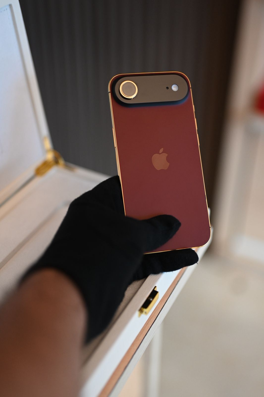 1 TB Apple iPhone Air Magenta & 24 K Gold Custom Finish | De Billas Lux Edition