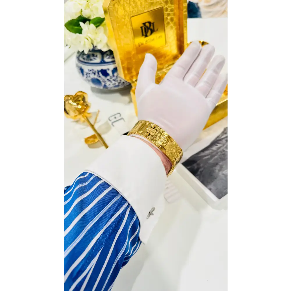 De Billas Lux Custom 24K Gold Engraved Apple Watch Ultra Gold Band — product image 10