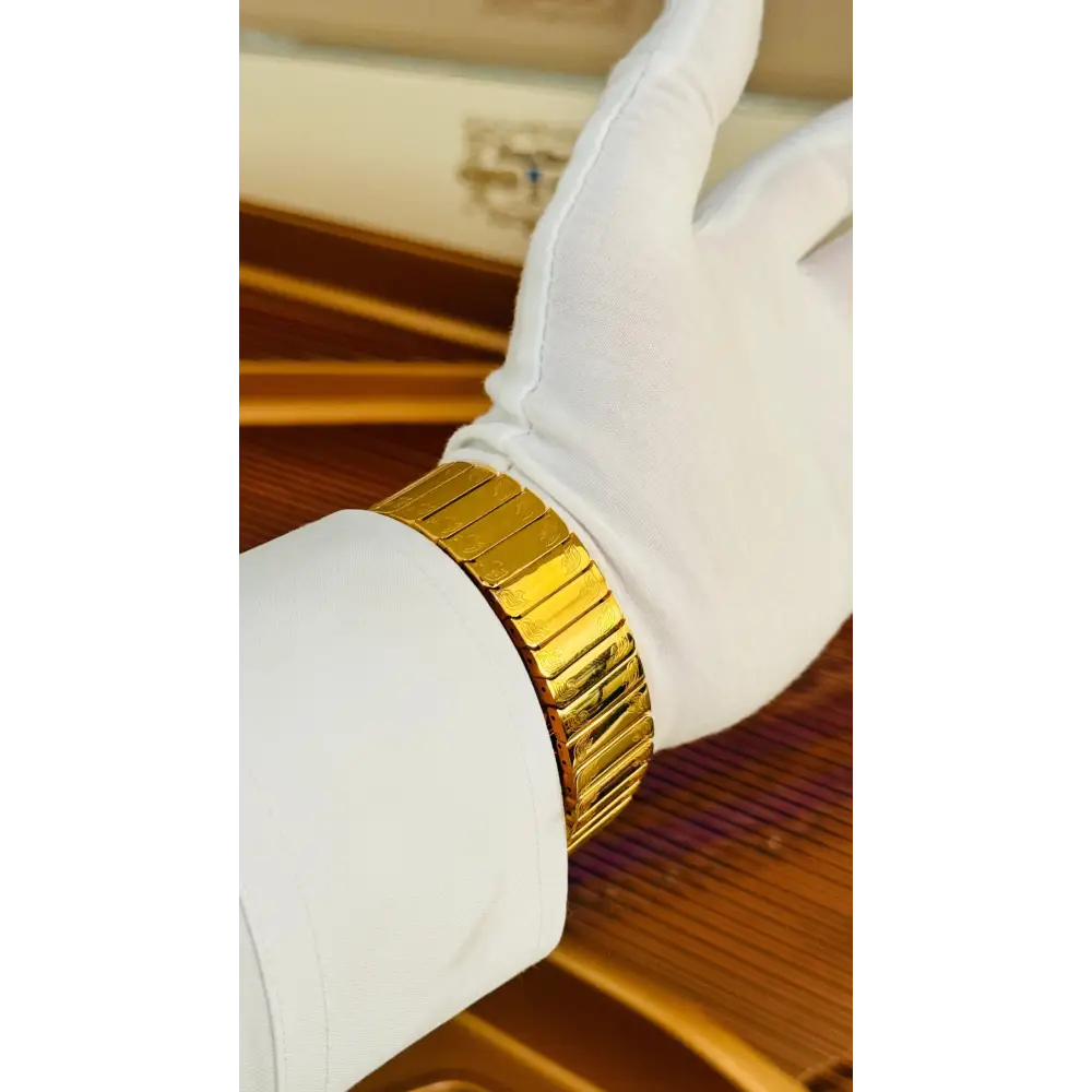 Custom 24k GOLD Plated Apple Watch ULTRA 2 49mm Zircon Diamonds with a 24k Gold Plated Engraved Link Band