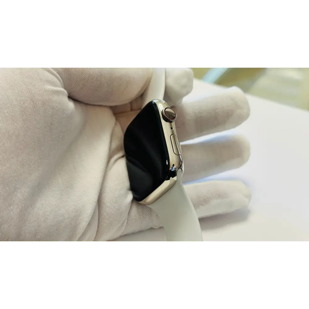 White Gold Apple Watch Series 9 45mm with White Sport Band – First ever