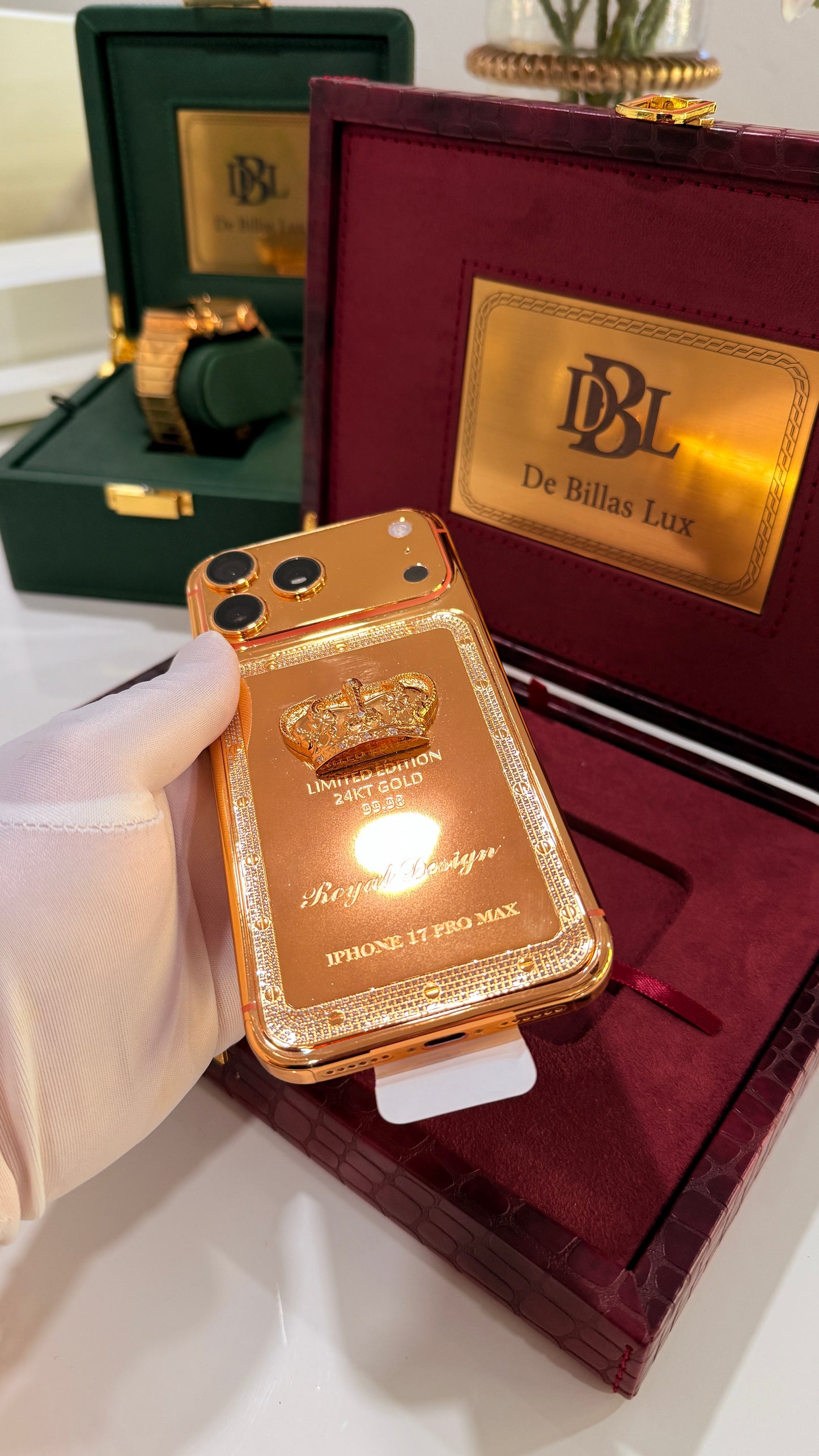 Custom 24K Gold Diamond iPhone 17 Pro Max 1 TB Royal Design Diamonds