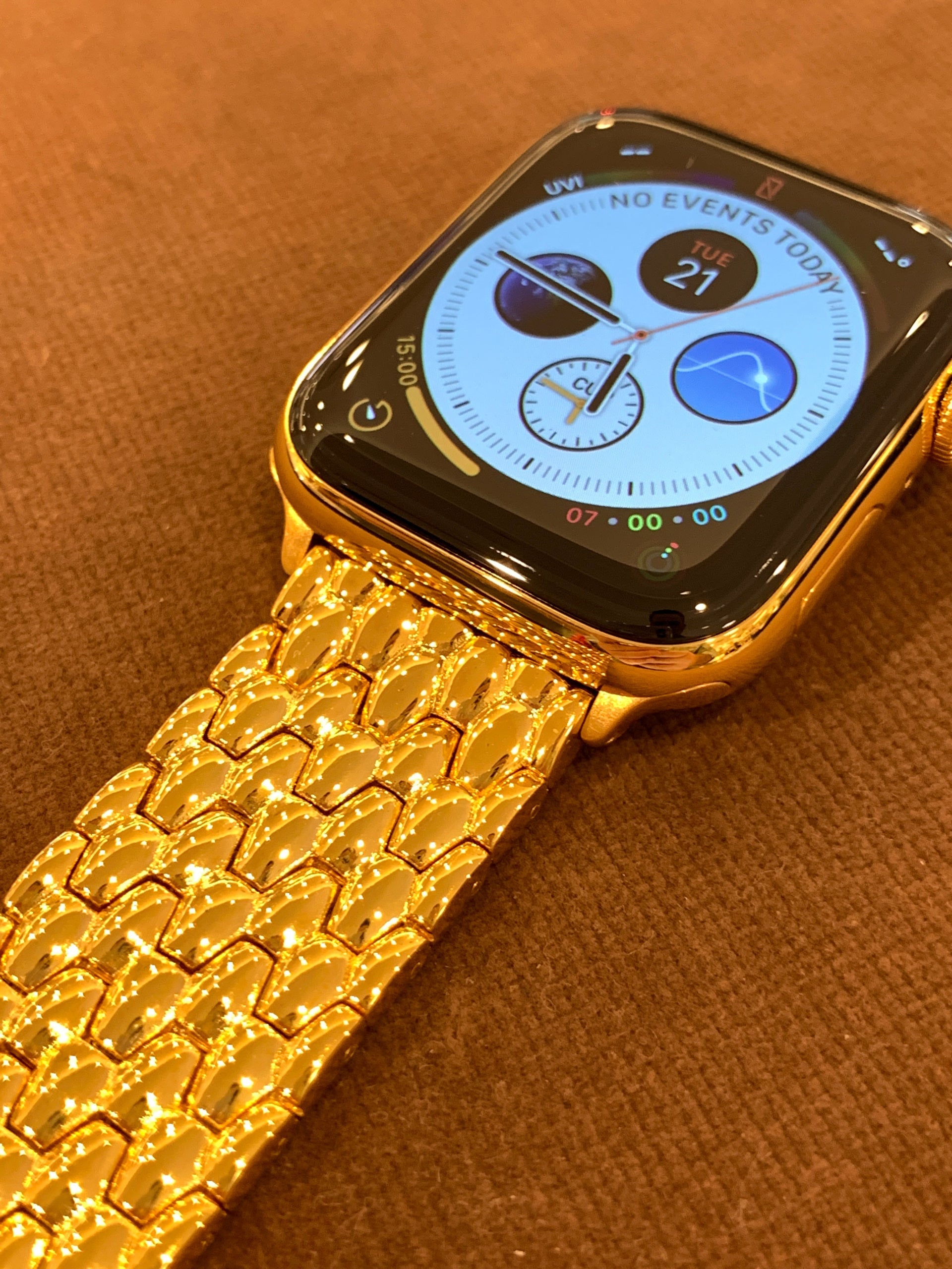 24K Gold Plated 45mm Apple Watch SERIES 9 with 24k Gold Plated Link Band Butterfly Buckle
