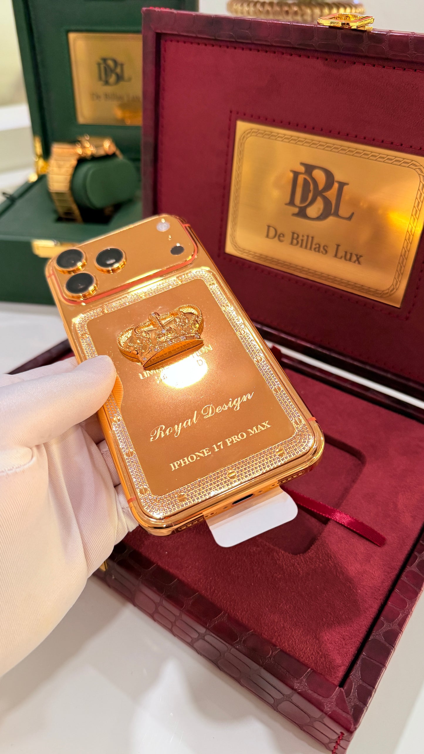 Custom 24K Gold Diamond iPhone 17 Pro Max 1 TB Royal Design Diamonds