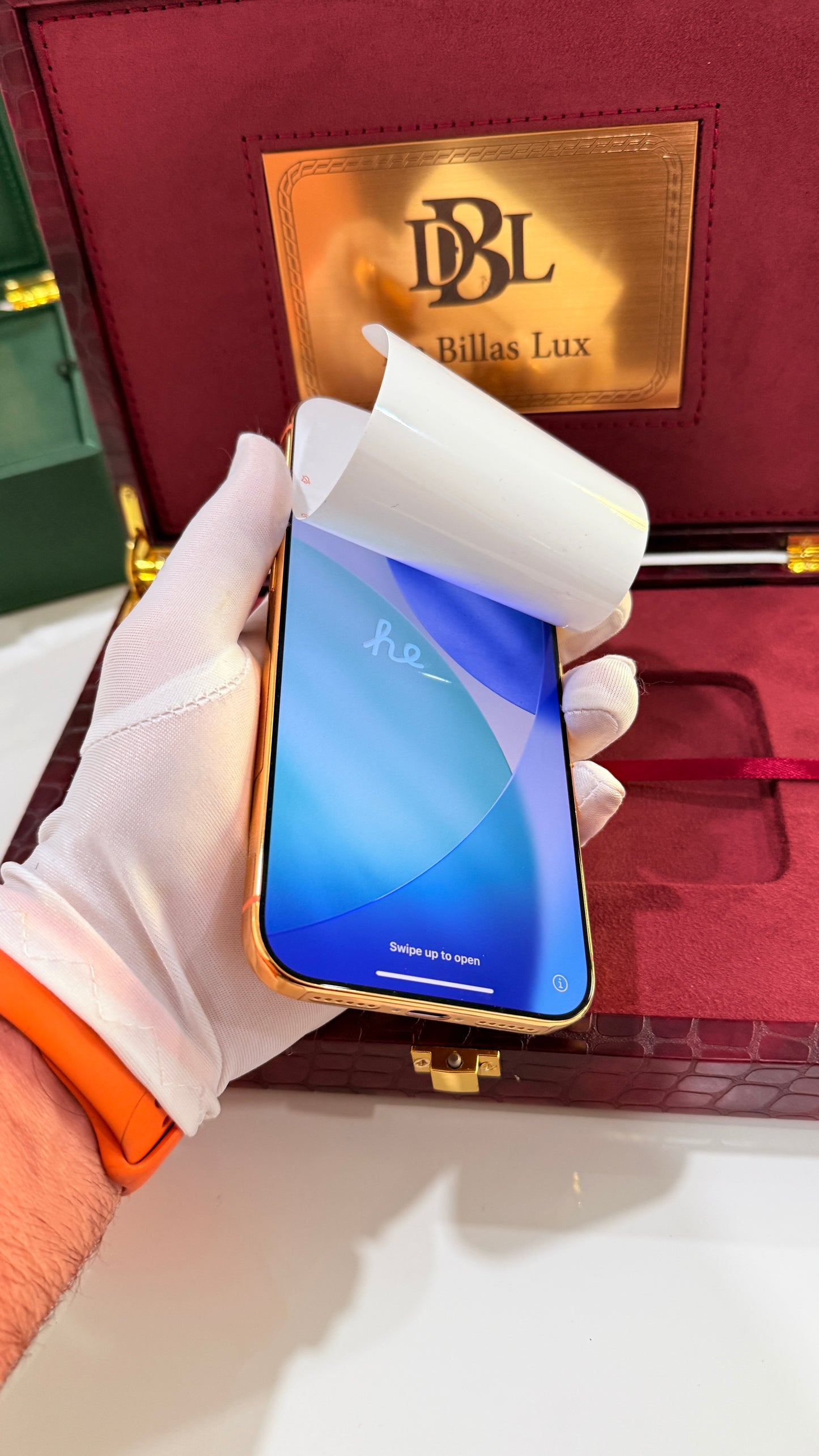 Custom 24K Gold Diamond iPhone 17 Pro Max 1 TB Royal Design Diamonds