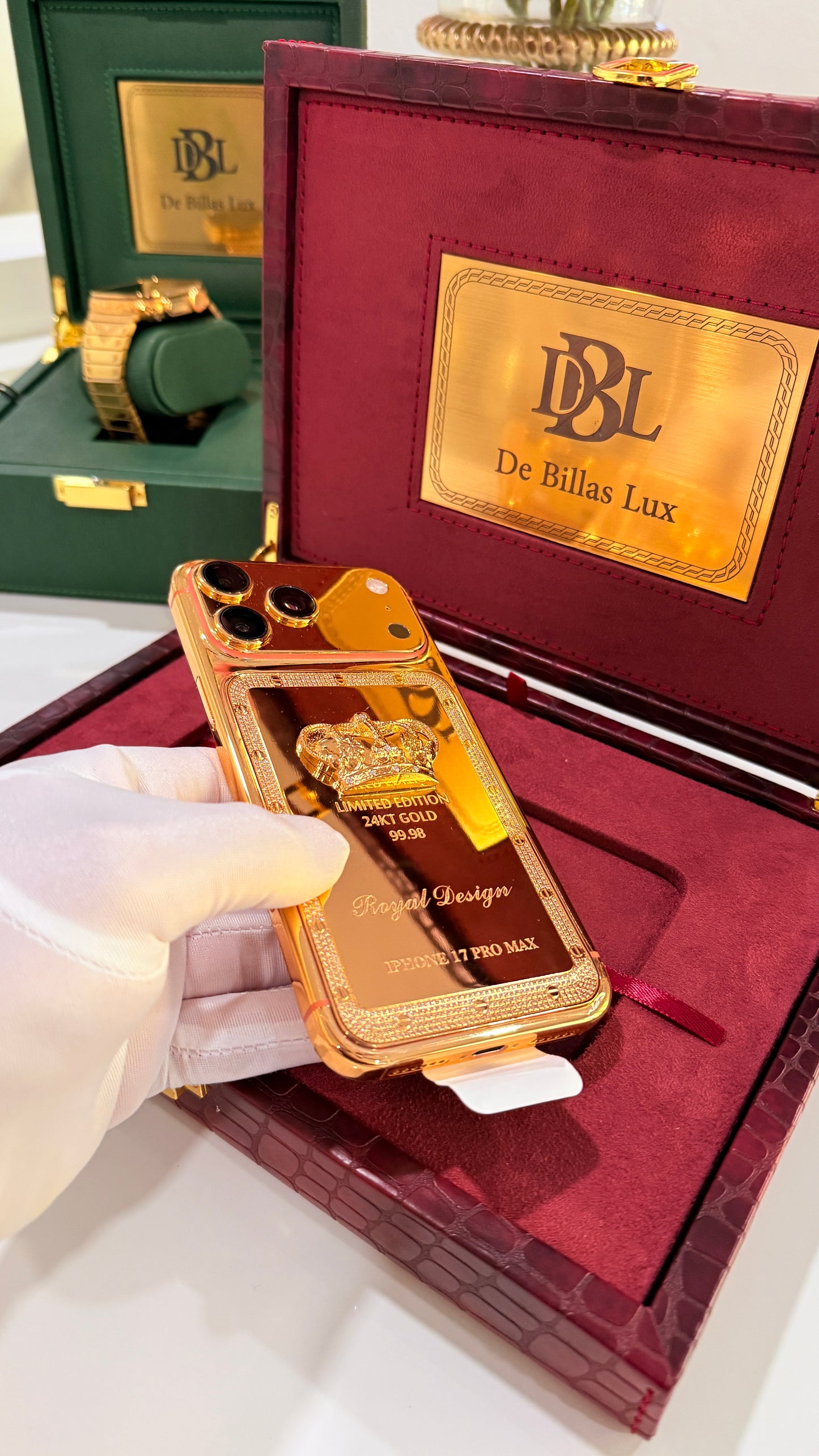 Custom 24K Gold Diamond iPhone 17 Pro Max 1 TB Royal Design Diamonds