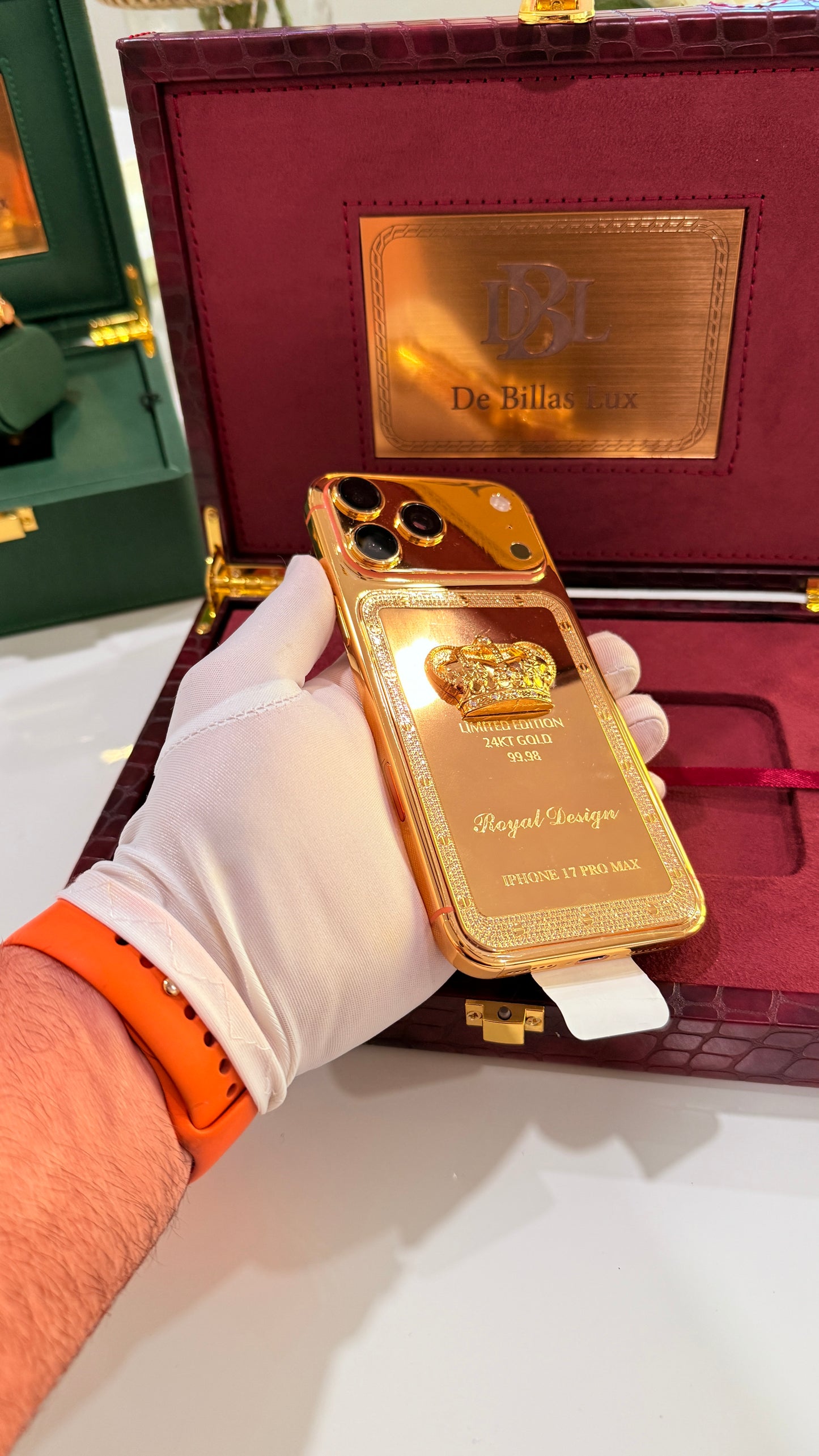 Custom 24K Gold Diamond iPhone 17 Pro Max 1 TB Royal Design Diamonds