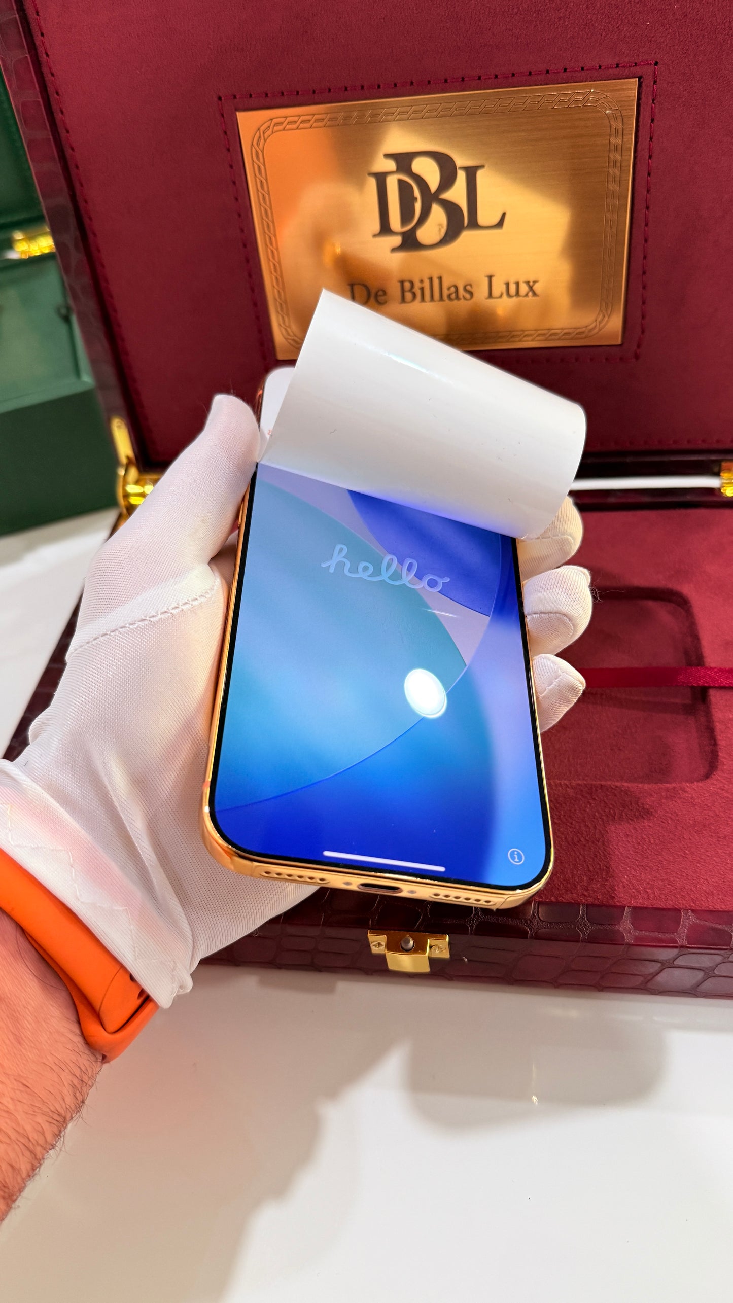 Custom 24K Gold Diamond iPhone 17 Pro Max 1 TB Royal Design Diamonds