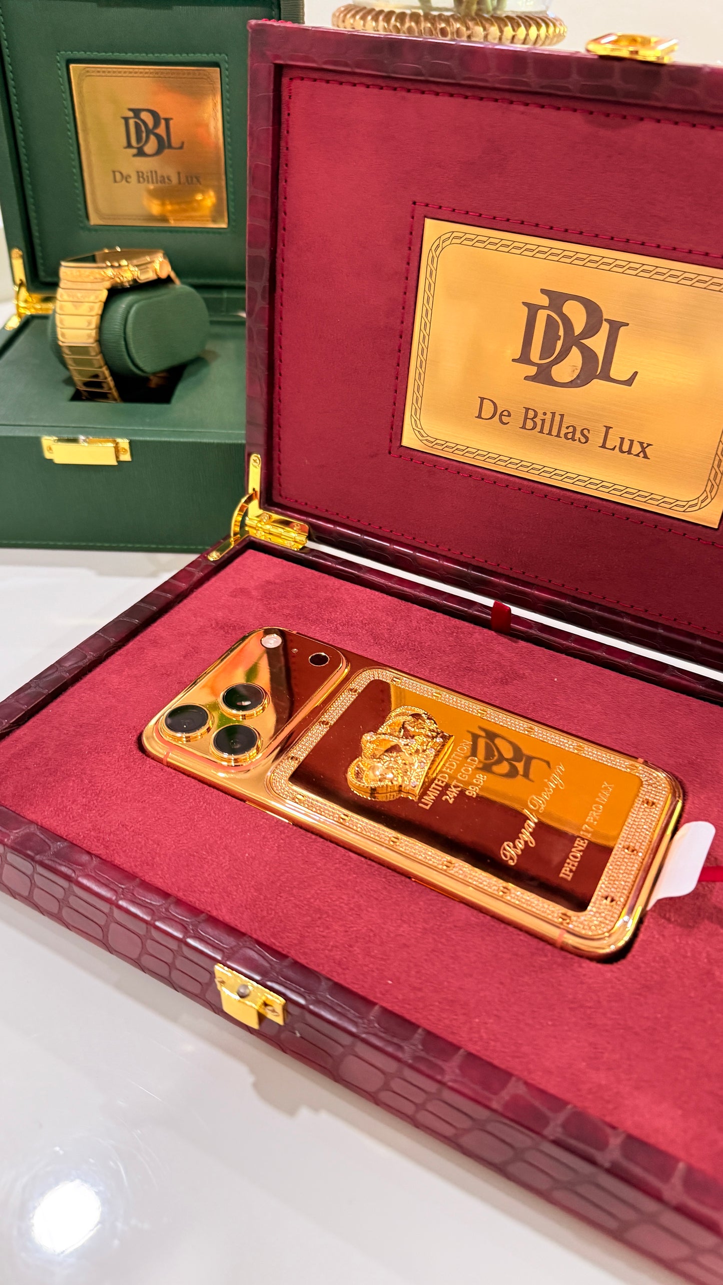 Custom 24K Gold Diamond iPhone 17 Pro Max 1 TB Royal Design Diamonds