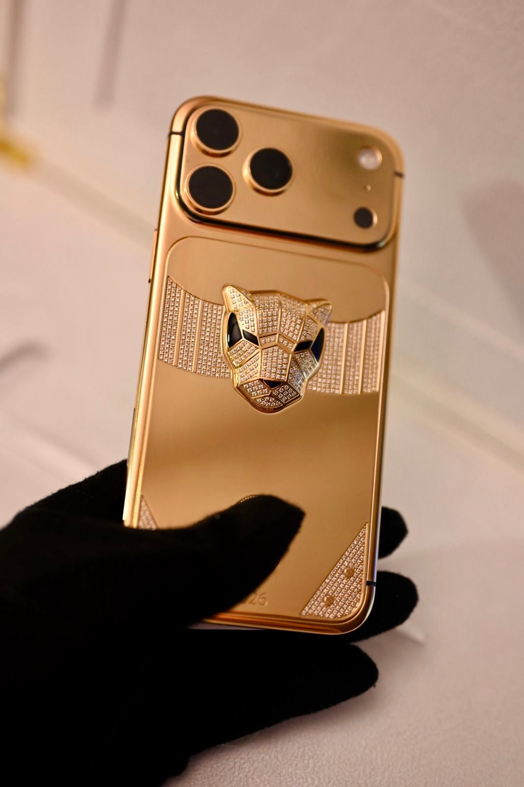 Custom 24k Gold Engraved iPhone 17 Pro Max 1 TB Diamond Incrustation Panther