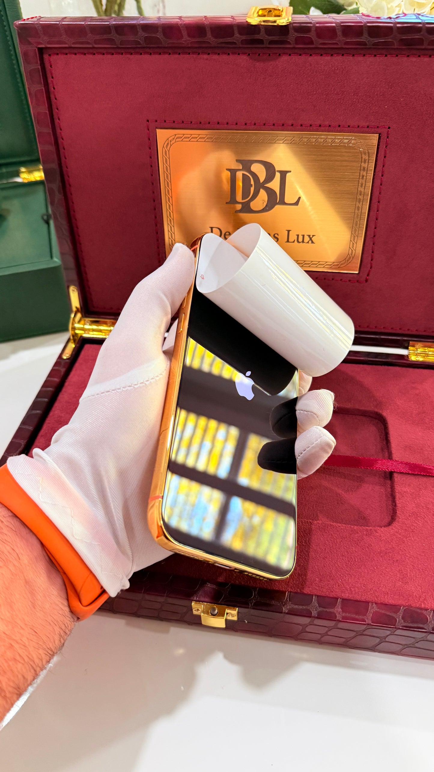 Custom 24K Gold Diamond iPhone 17 Pro Max 1 TB Royal Design Diamonds