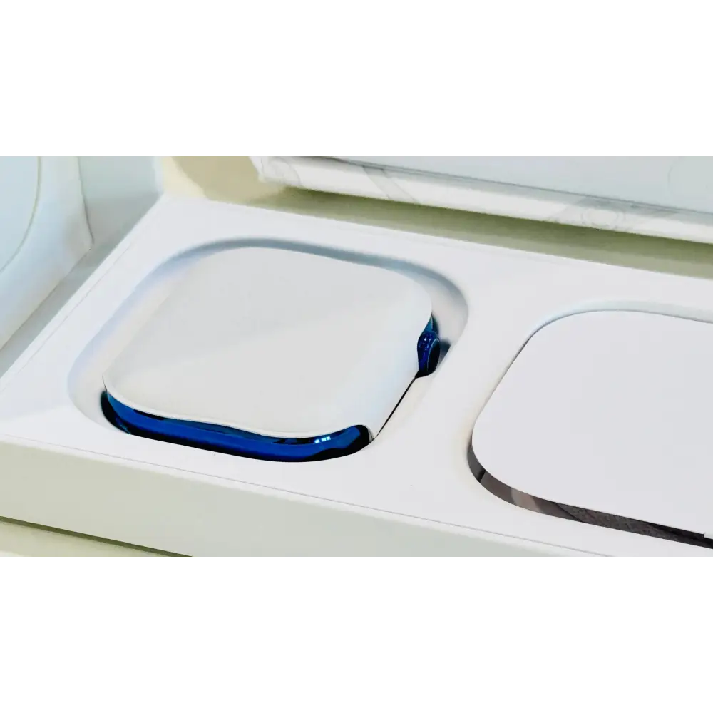 Polished blue Apple Watch with a white band; finish reference. The listing identifies the included band, case size and selected generation.