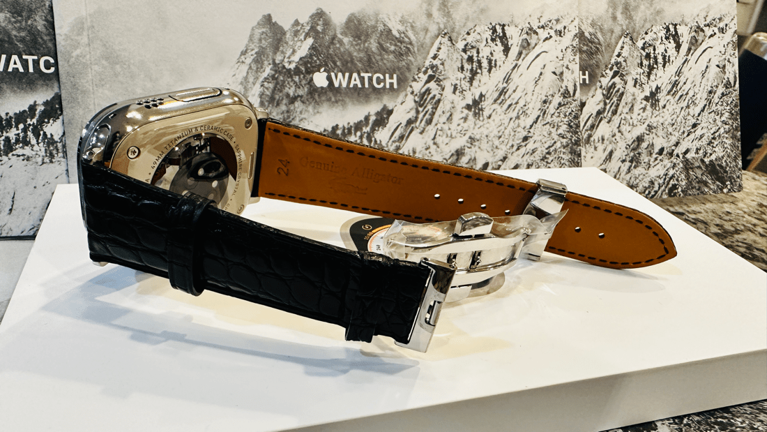 Black alligator grain leather band 24mm for Apple Watch Any Series size 42 44 45 and 49mm