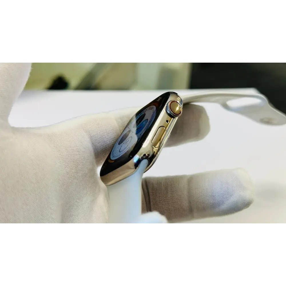 White Gold Apple Watch Series 9 45mm with White Sport Band – First ever
