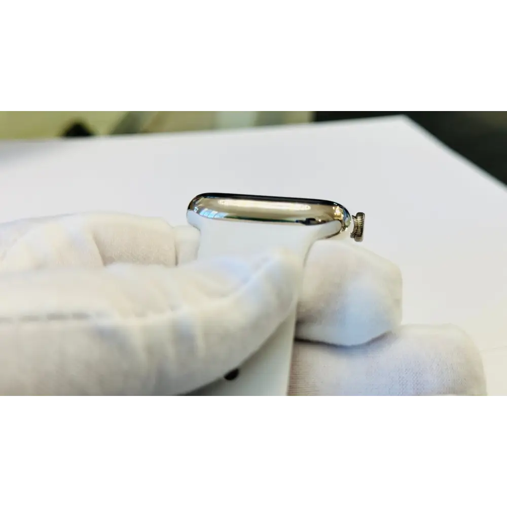 White Gold Apple Watch Series 9 45mm with White Sport Band – First ever