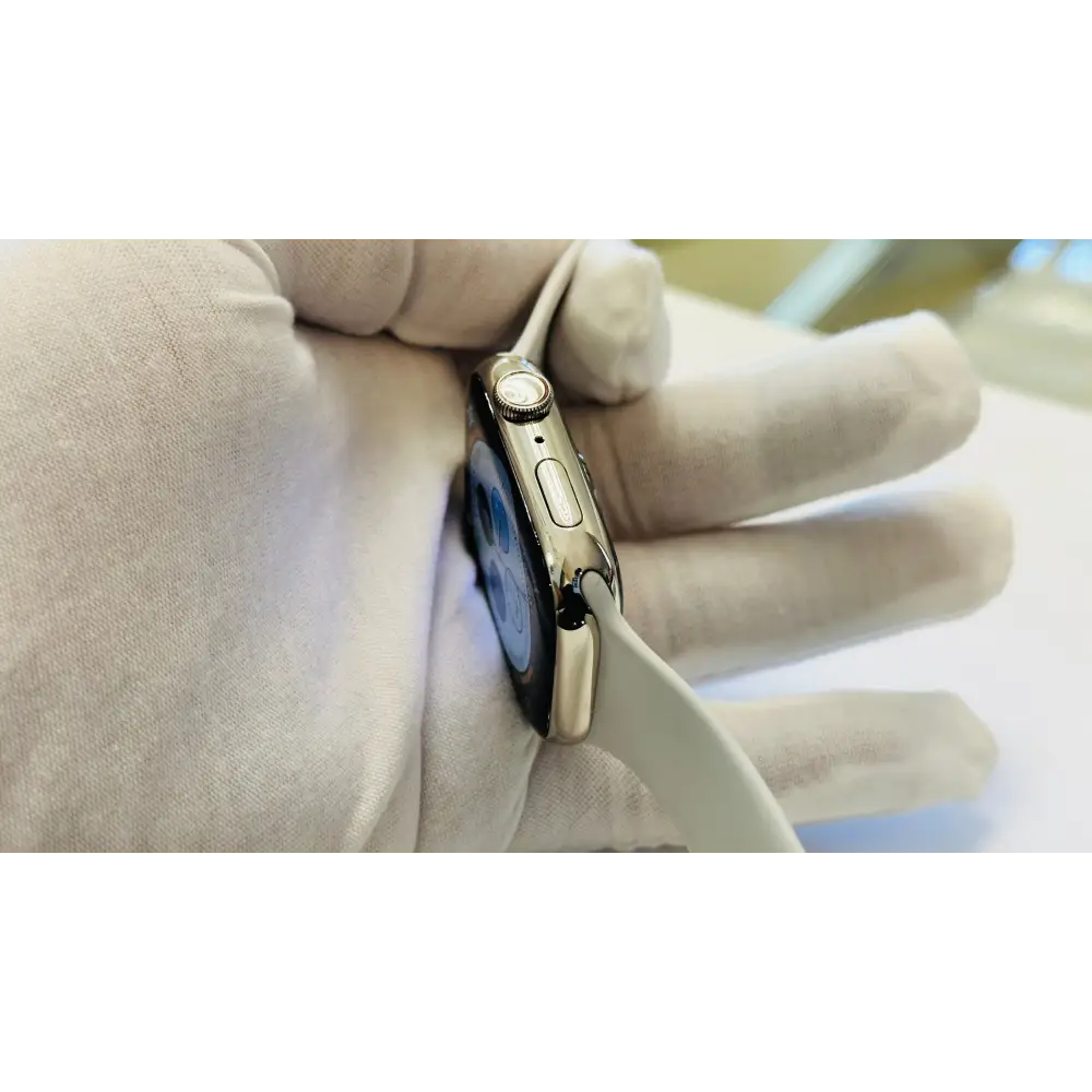 White Gold Apple Watch Series 9 45mm with White Sport Band – First ever